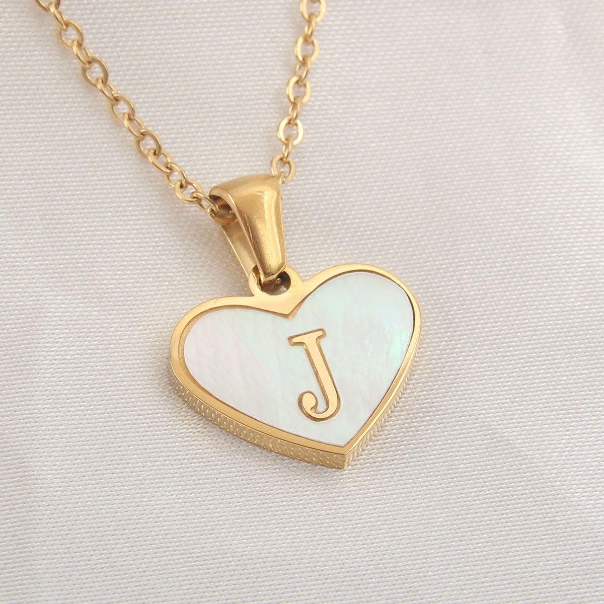 Personalized Heart Letter Necklace – Elegant Initial Pendant for Women