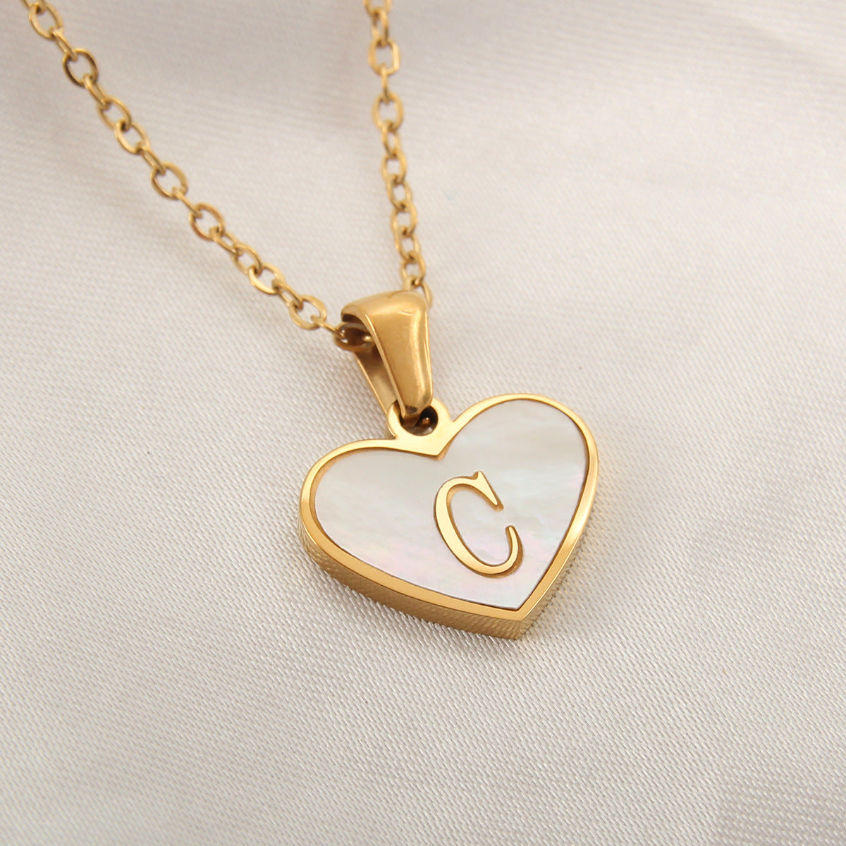 Personalized Heart Letter Necklace – Elegant Initial Pendant for Women