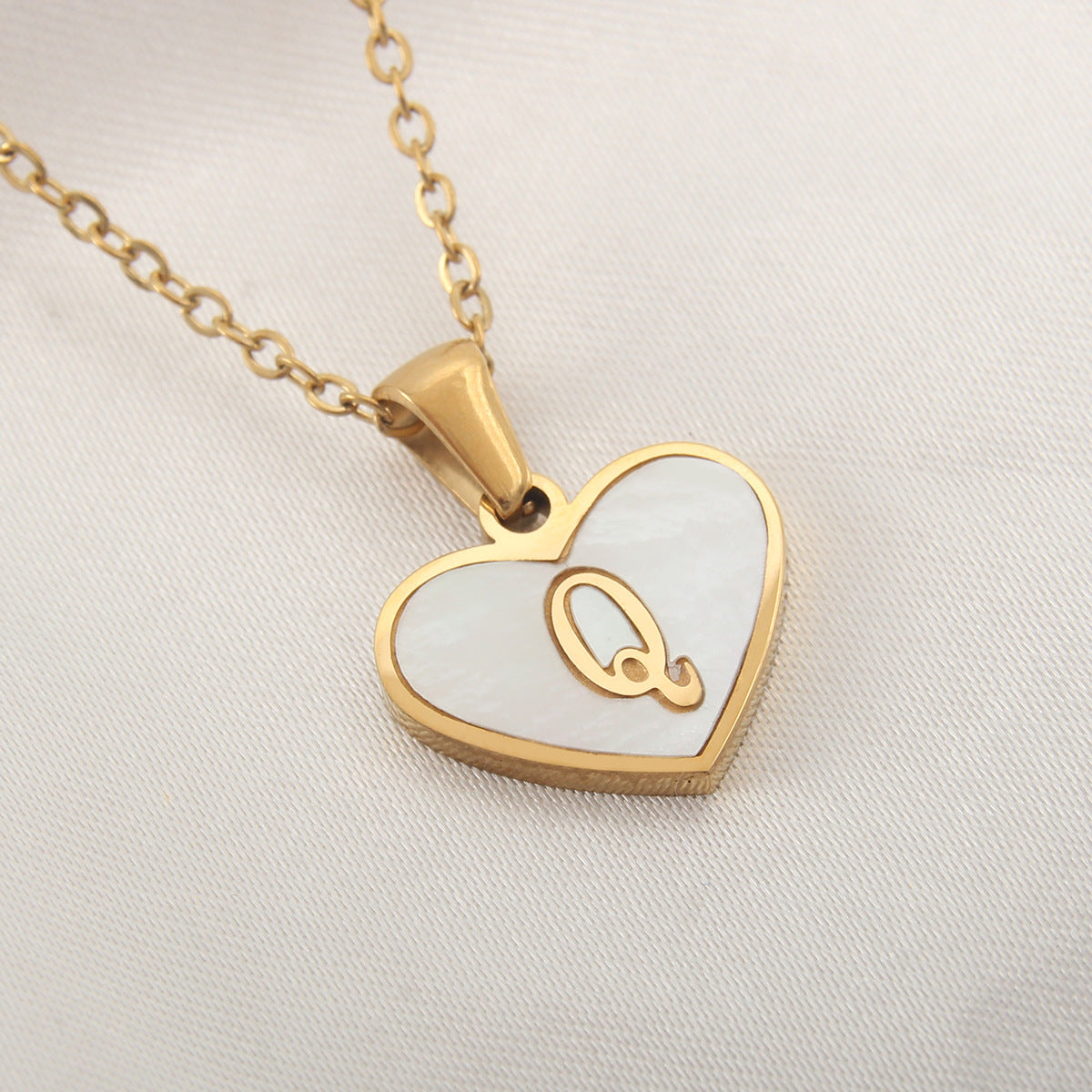 Personalized Heart Letter Necklace – Elegant Initial Pendant for Women