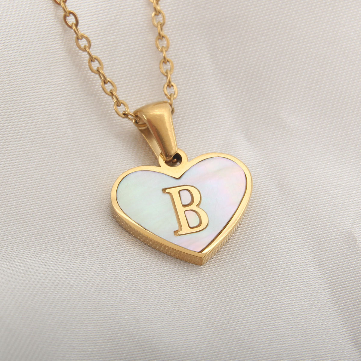 Personalized Heart Letter Necklace – Elegant Initial Pendant for Women