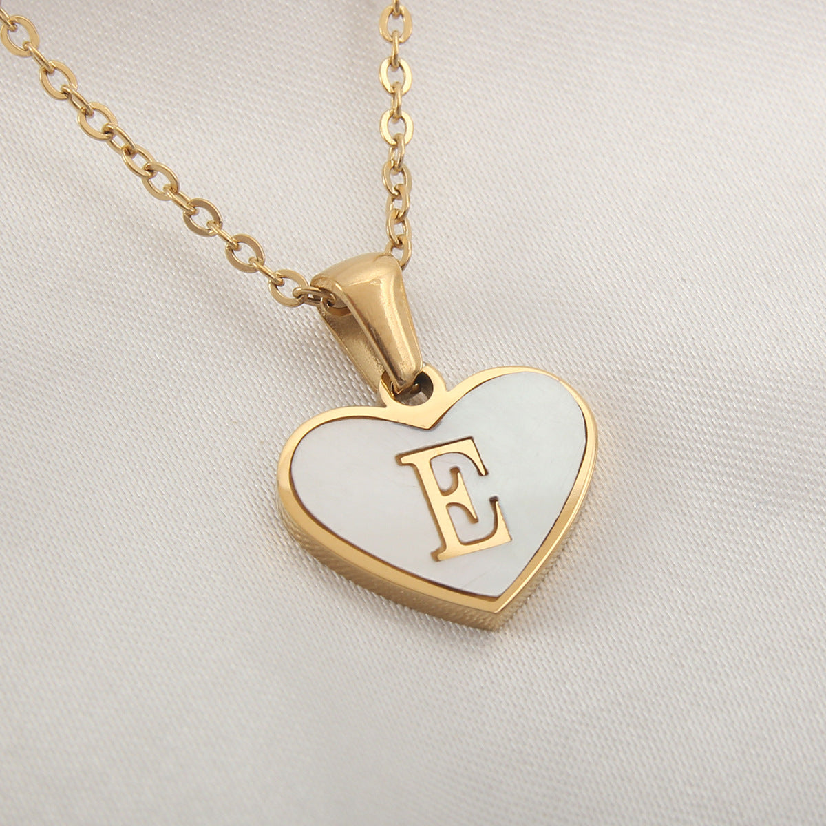 Personalized Heart Letter Necklace – Elegant Initial Pendant for Women